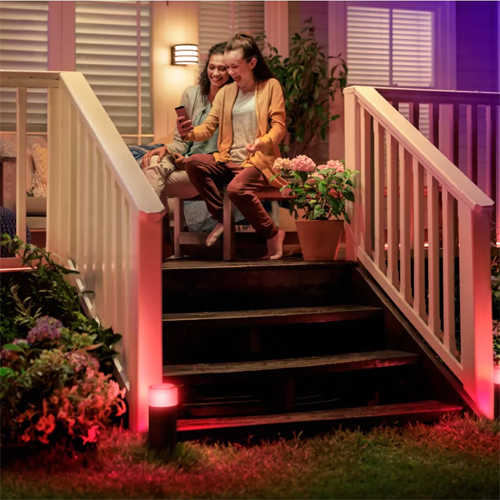 Philips Hue Buiten Calla Sokkel Zwart sfeer